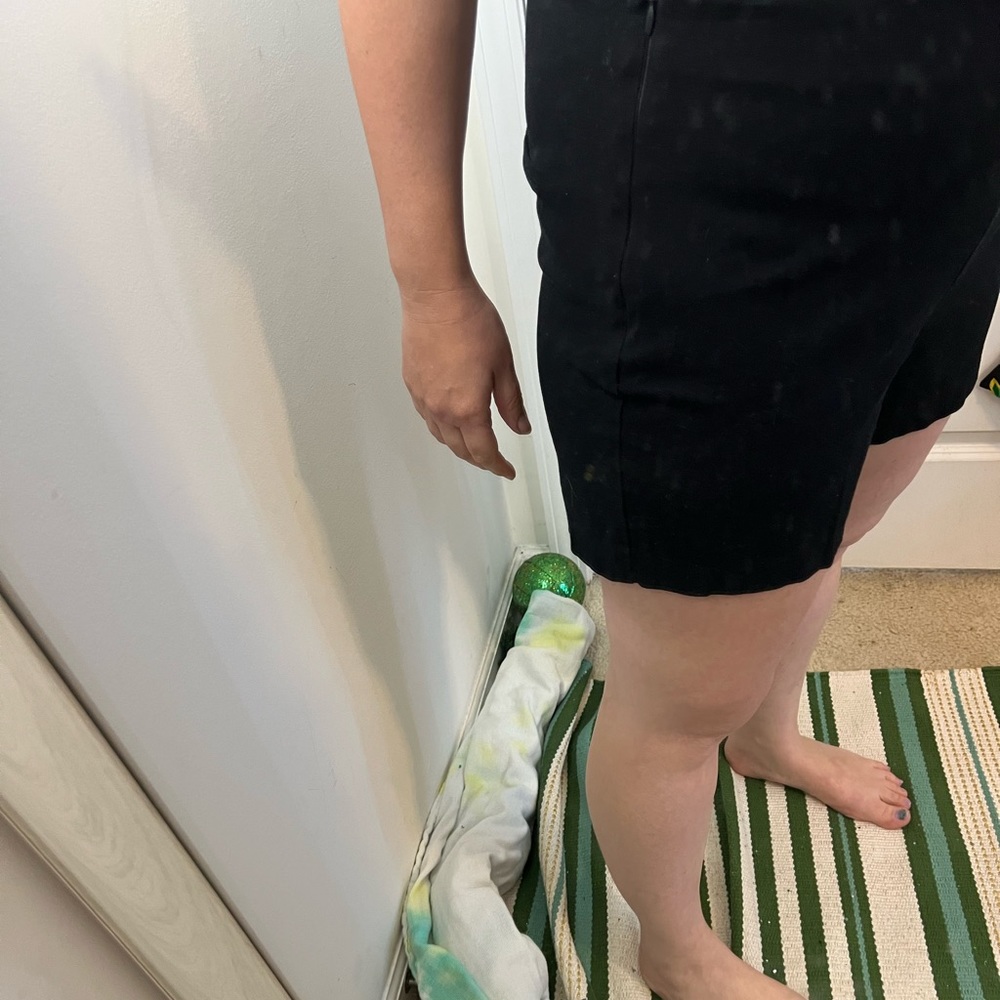 OLD NAVY BLACK STETCH DRESS SHORTS 16